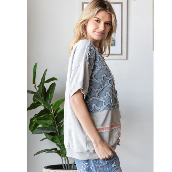 Oli & Hali Gray and Blue Star Pattern Top - Picture 4 of 4